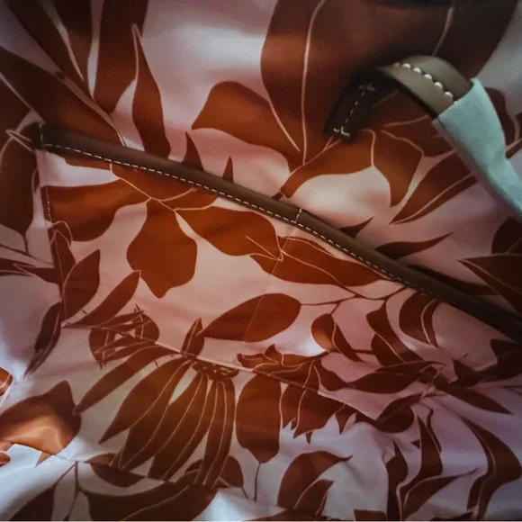 ⭐️Stella & Dot⭐️ Striped Burnt Coral/Tan and Brown Trim Women's Bag - Picture 4 of 4